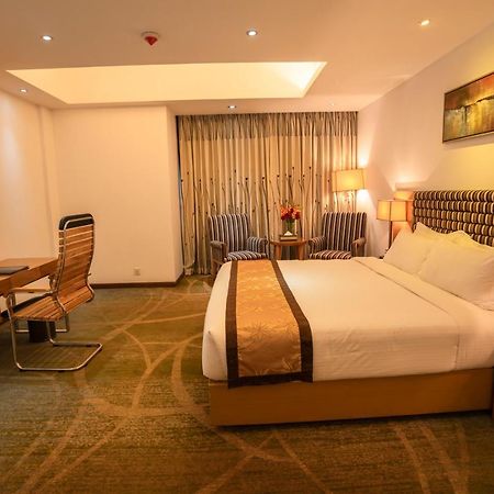 Hotel Bengal Canary Park Dhaka Esterno foto