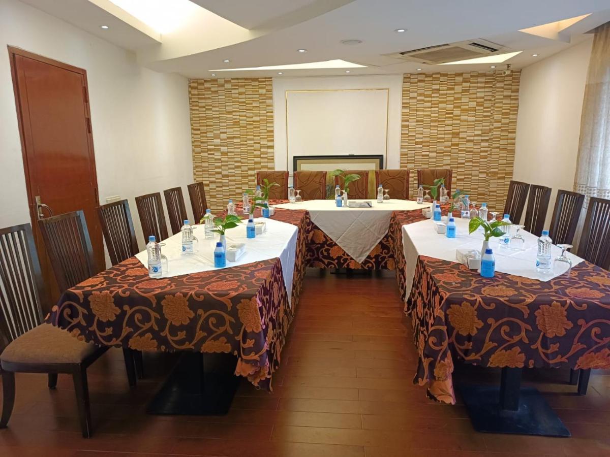Hotel Bengal Canary Park Dhaka Esterno foto