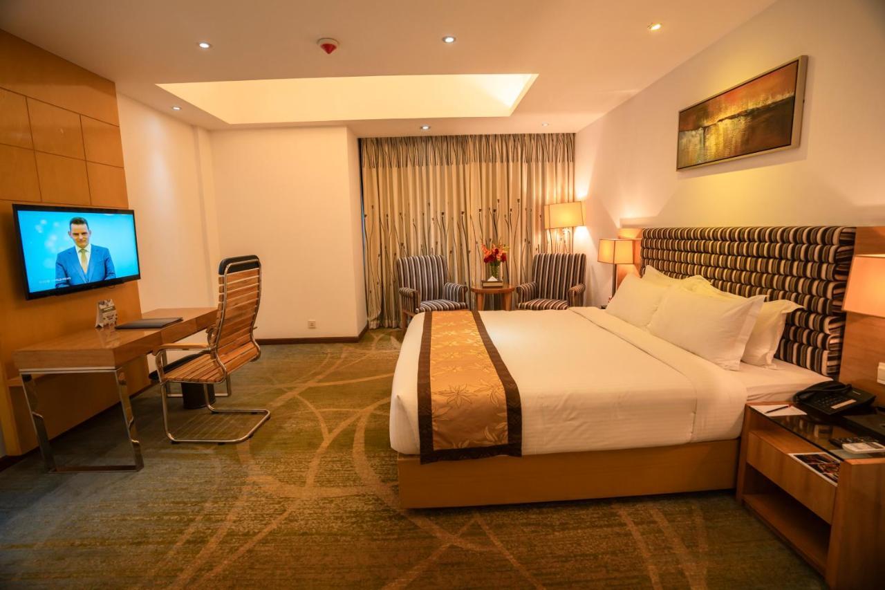 Hotel Bengal Canary Park Dhaka Esterno foto