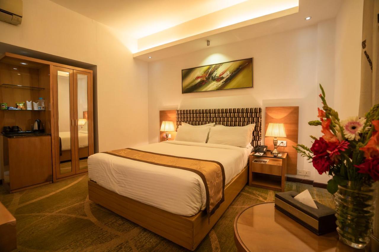 Hotel Bengal Canary Park Dhaka Esterno foto