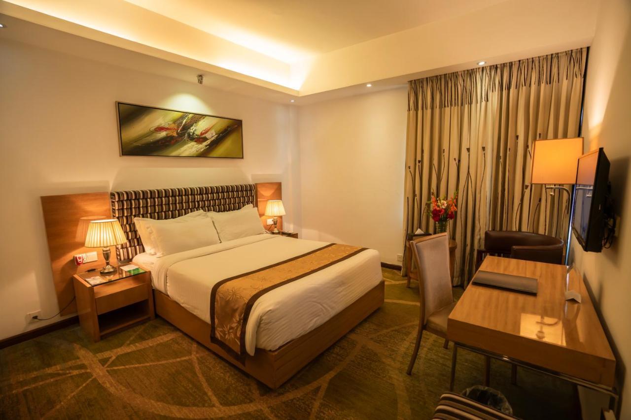 Hotel Bengal Canary Park Dhaka Esterno foto