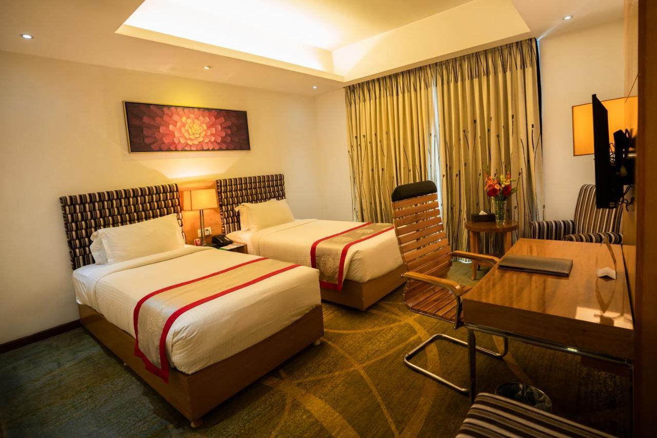 Hotel Bengal Canary Park Dhaka Esterno foto