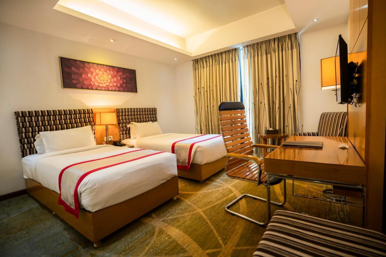 Hotel Bengal Canary Park Dhaka Esterno foto
