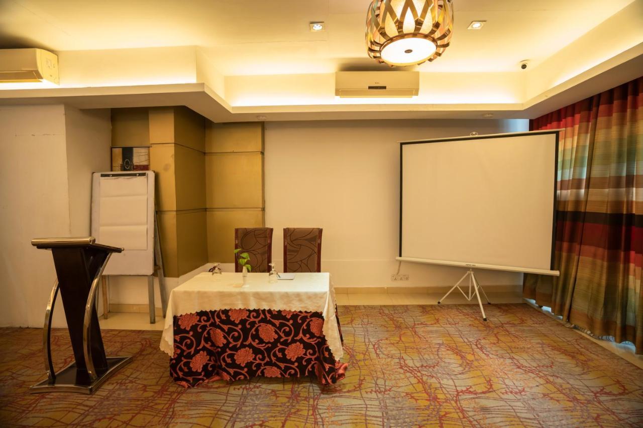Hotel Bengal Canary Park Dhaka Esterno foto