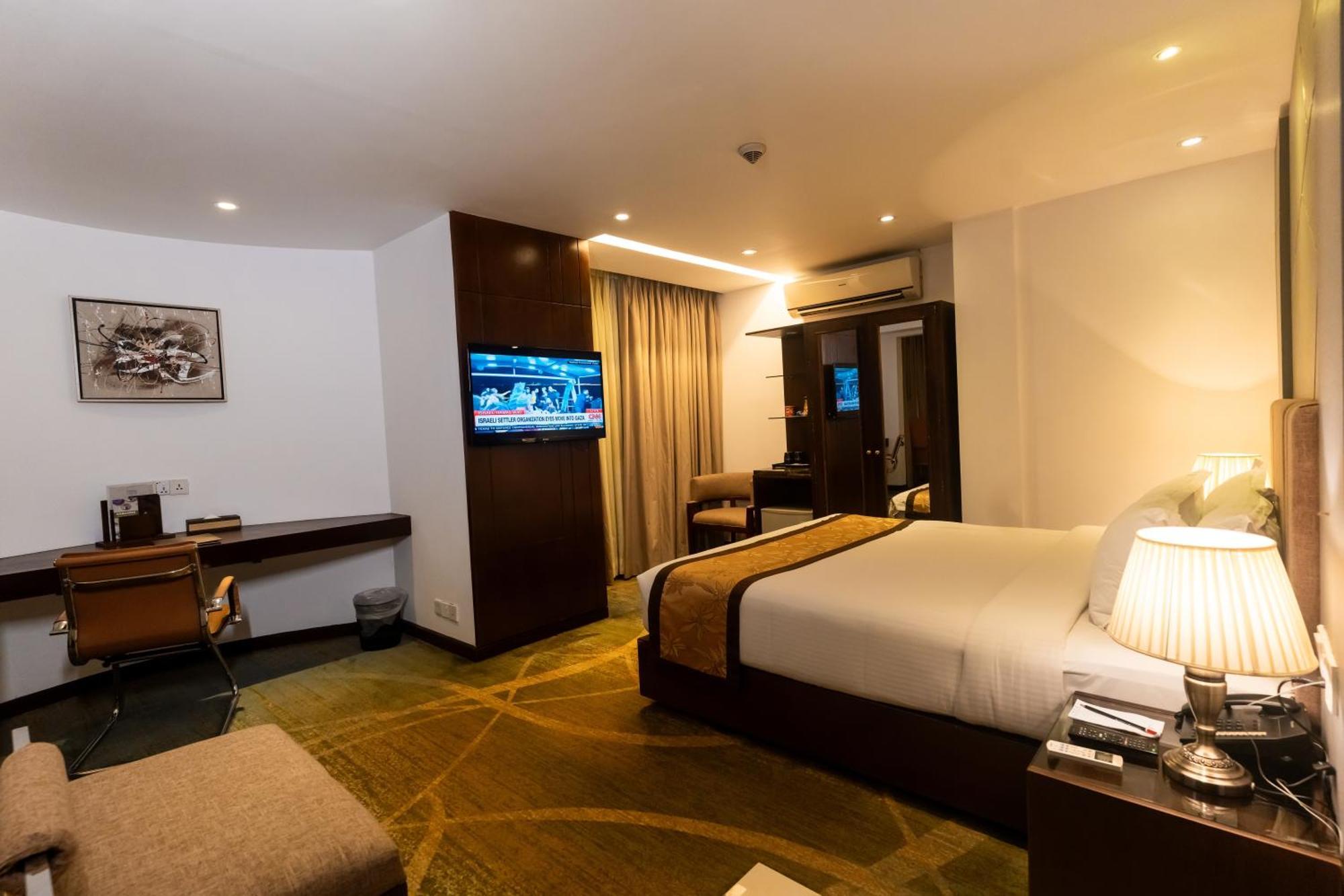Hotel Bengal Canary Park Dhaka Esterno foto