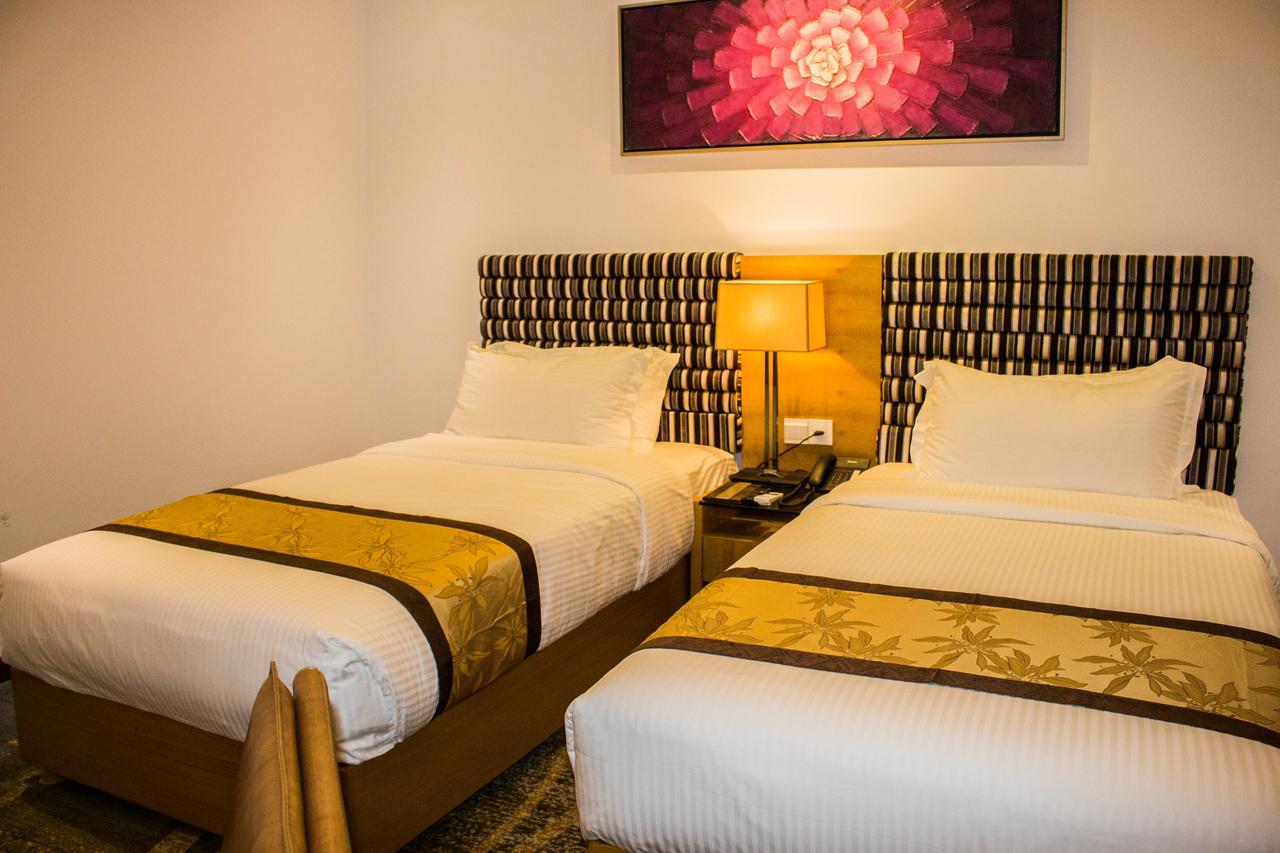 Hotel Bengal Canary Park Dhaka Esterno foto